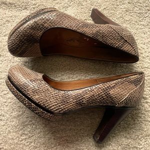 Size 8M Sofft brown snakeskin like heels